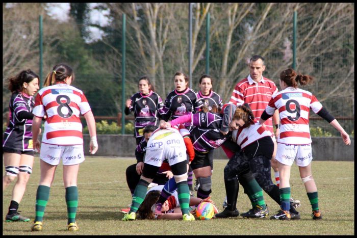rugby-femenino-palencia-rugby-club-peleando-por-el-balon